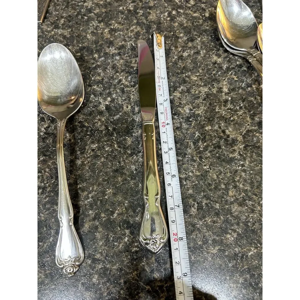 1881 Rogers Oneida LTD True Arbor Rose Set- 4 Dinner Knives 1 Fork Stainless